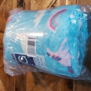 THE Big One Plush Throw  5 ft by 6ft